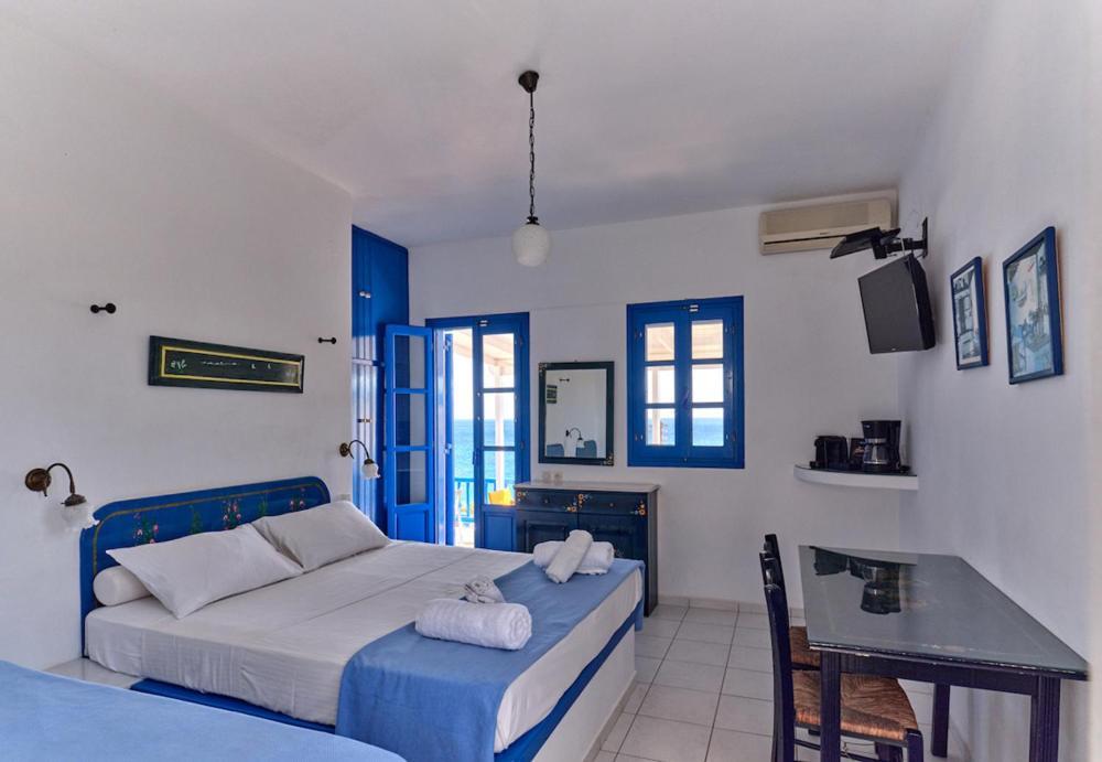 Blue Dolphin Antiparos Villas And Suites Agios Georgios  Exterior foto