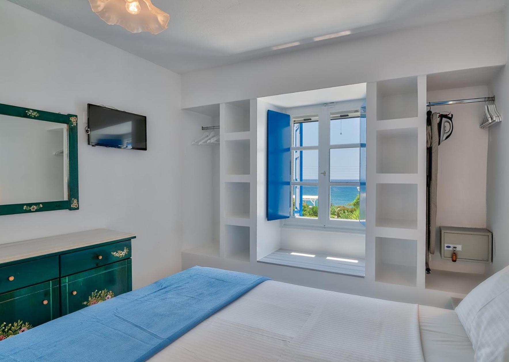 Blue Dolphin Antiparos Villas And Suites Agios Georgios  Exterior foto